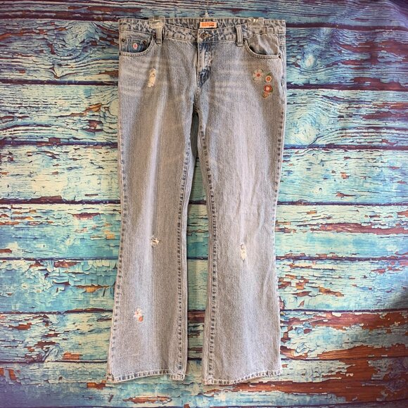 Bongo Jeans Distressed and Embroidered Jeans - Picture 1 of 8